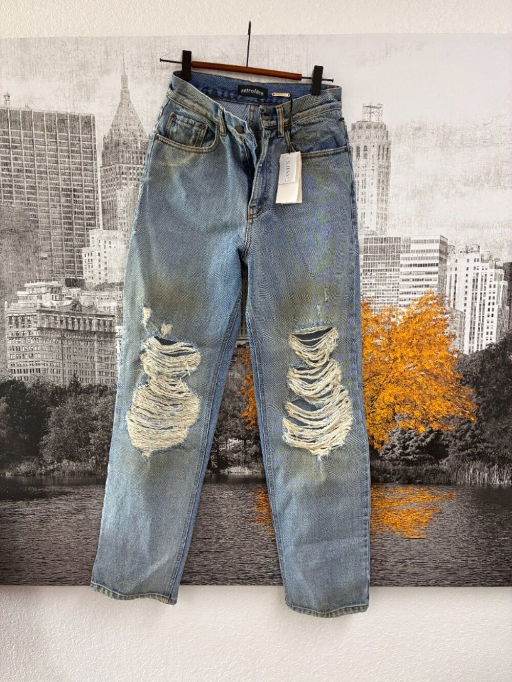 NWT retrofête Chris Jean Distressed Light Wash Straight Sz 27 - Picture 4 of 5